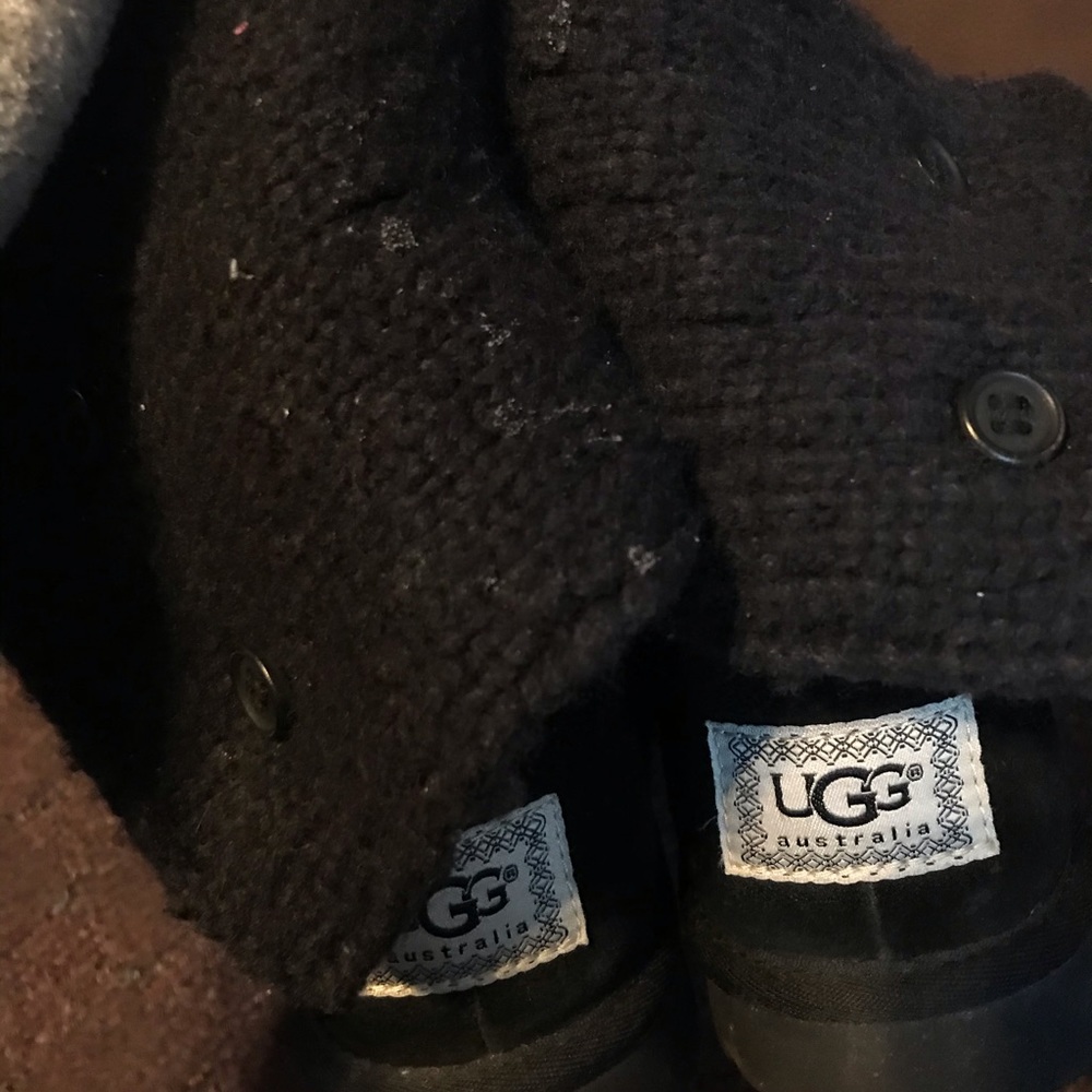 Black slouchy UGGs